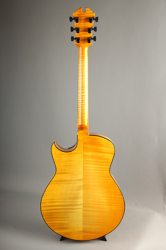 Marchione Guitars 15 inch Arch Top Swiss moon Spruce Top Swiss Flame Maple Side & Back マルキオーネ　ギターズ SM2024 サブ画像3