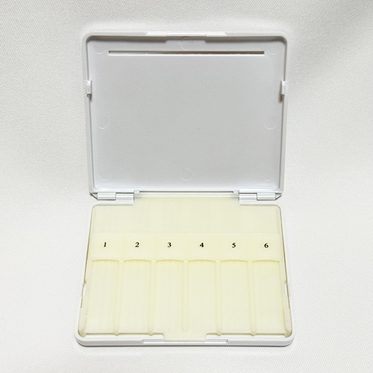 ミニオン リードケース ホワイト B♭クラリネット用(12枚用) B♭クラリネット用 Low Brass Center