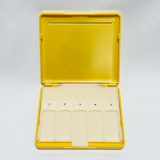 ミニオン リードケース イエロー テナーサクソフォン&バスクラリネット用(10枚用) テナーサクソフォン&バスクラリネット用 Low Brass Center