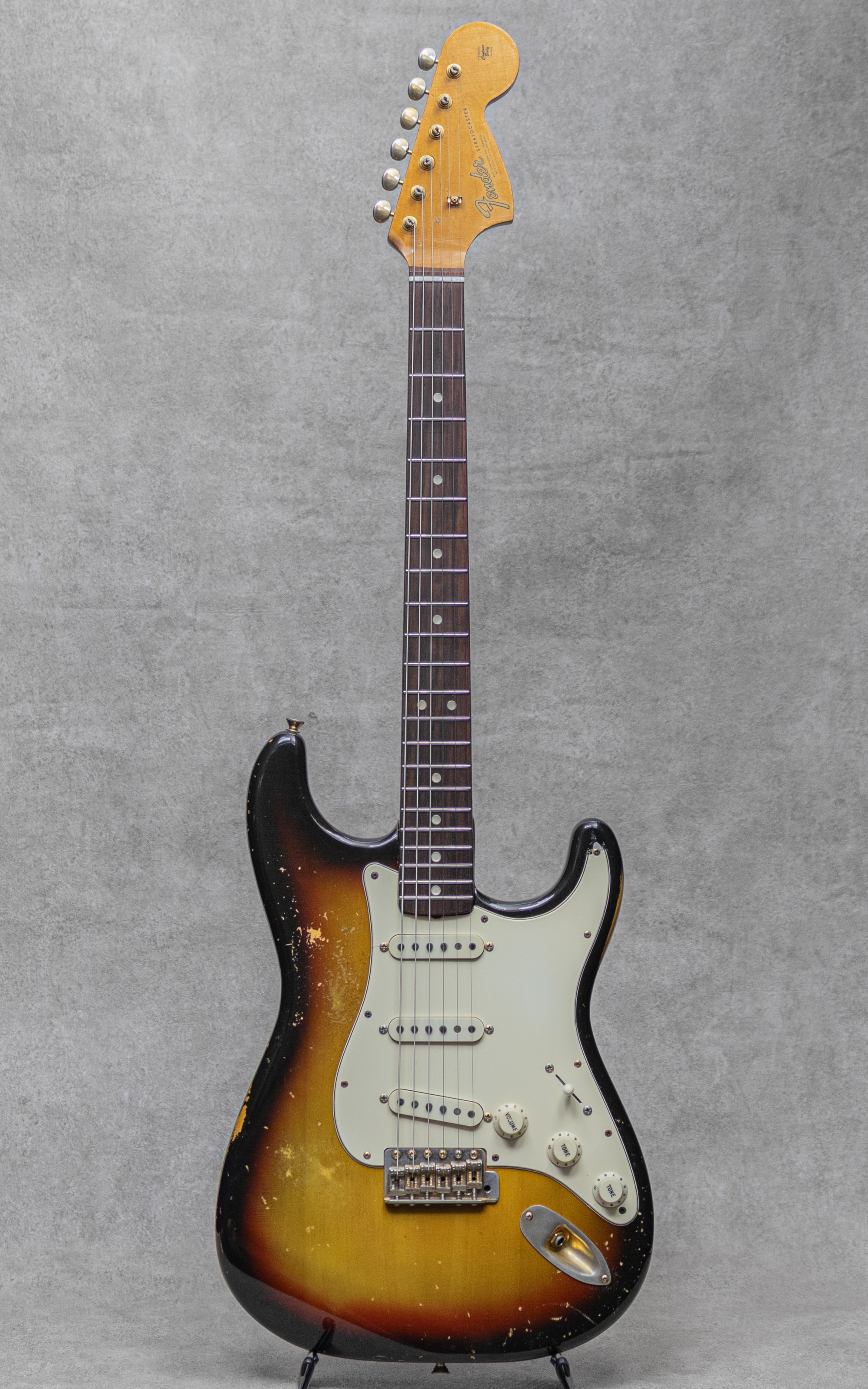 Stratocaster Sunburst Gold Hardware / 1966 & 1967