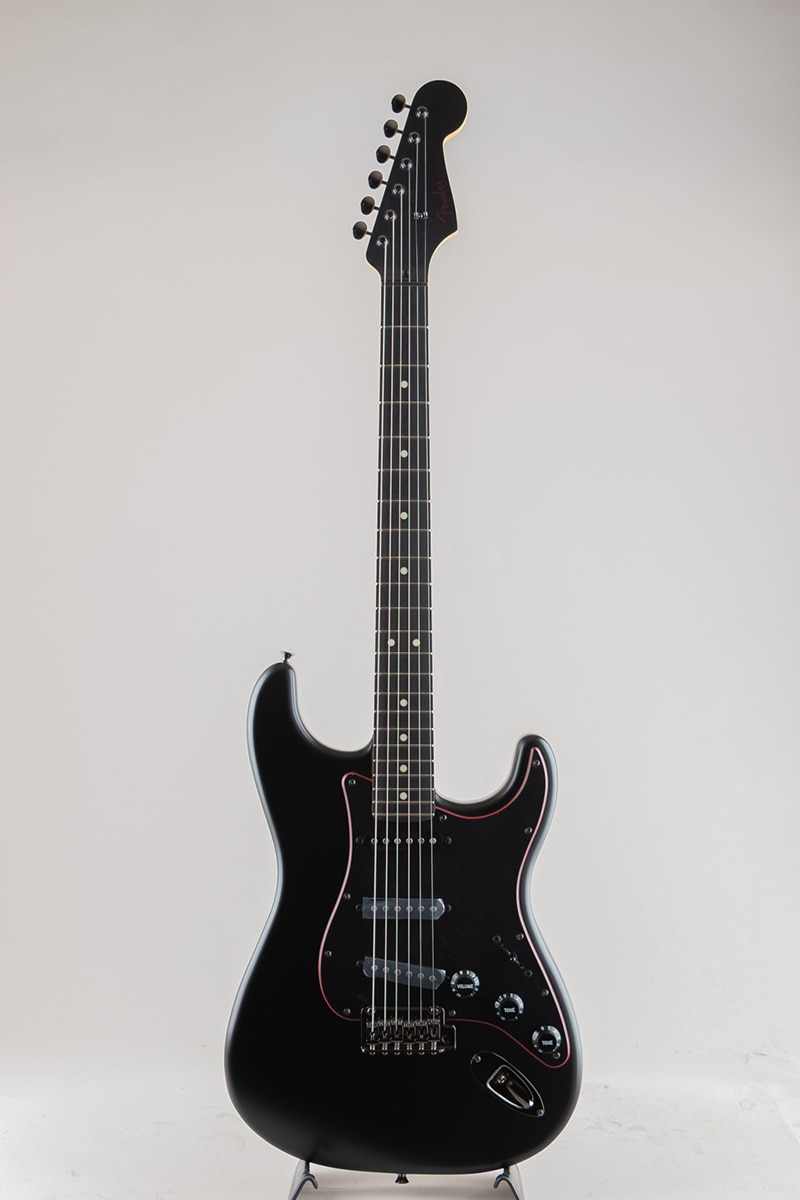 Made in Japan Limited Hybrid II Stratocaster Noir /Black/Rosewood Fingerboard