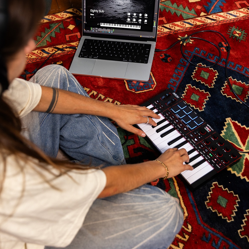 AKAI アカイ MPK mini 4 Black ブラック 25鍵 MIDIキーボード MIDIコントローラー PAD付き ブラック DZONE