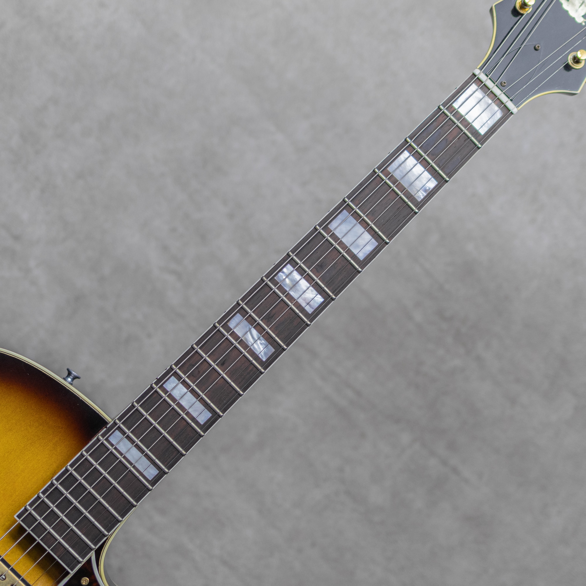 E252 Broadway Sunburst / 1961