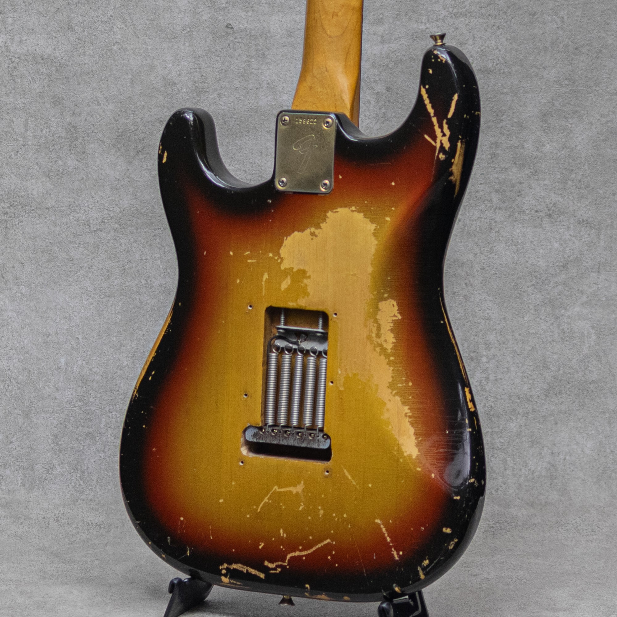 Stratocaster Sunburst Gold Hardware / 1966 & 1967