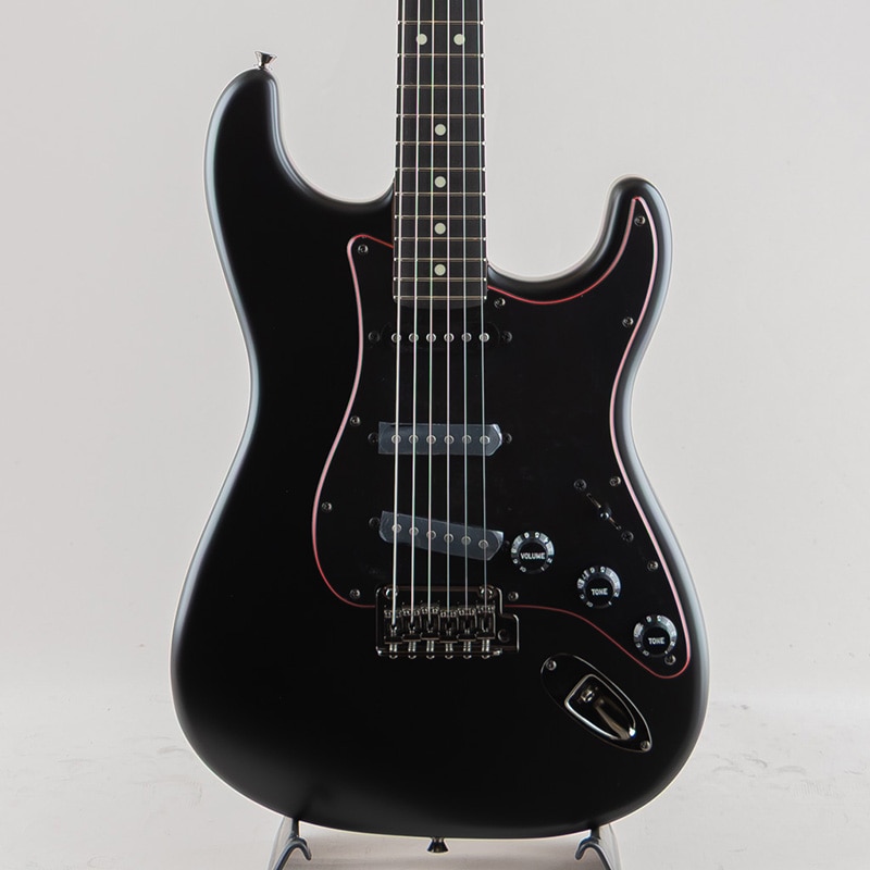 Made in Japan Limited Hybrid II Stratocaster Noir /Black/Rosewood Fingerboard