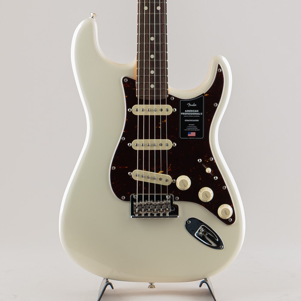 American Professional II Stratocaster /Olympic White/Rosewood Fingerboard