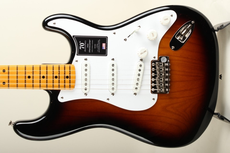 70th Anniversary American Vintage II 1954 Stratocaster 2-Color Sunburst【S/N V2442510】