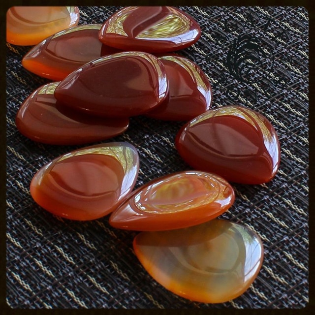 AGATE TONES - CARNELIAN AGATE (1枚入り)