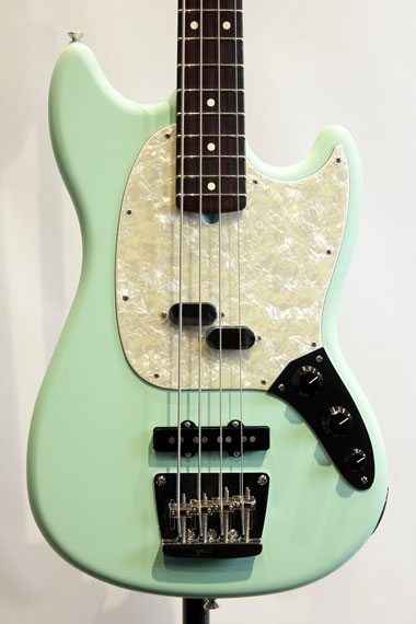 AMERICAN PERFORMER MUSTANG BASS (Satin Surf Green)