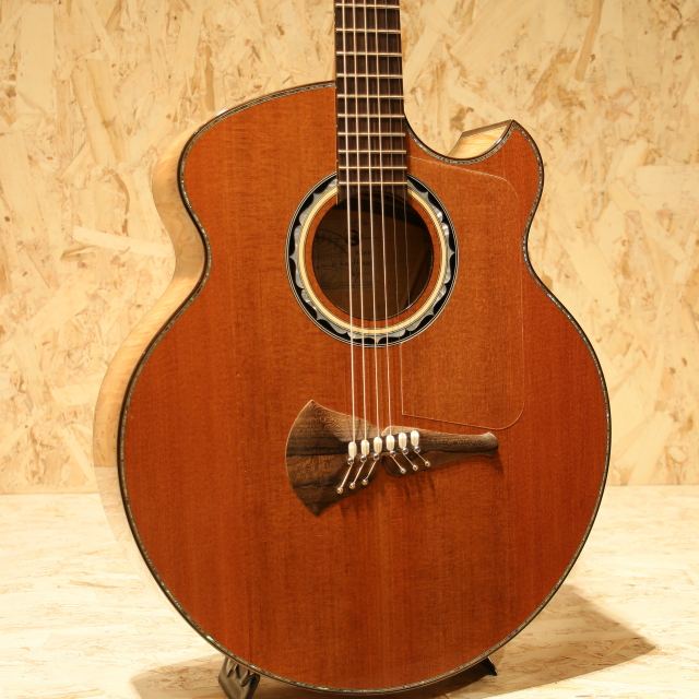 Model 426 cutaway Redwood Flamed Maple