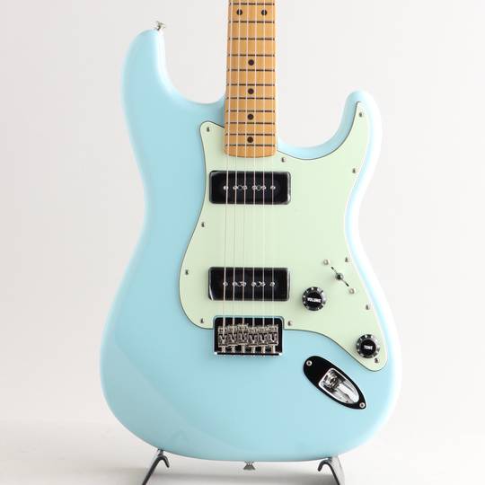 Noventa Stratocaster/Daphne Blue/M