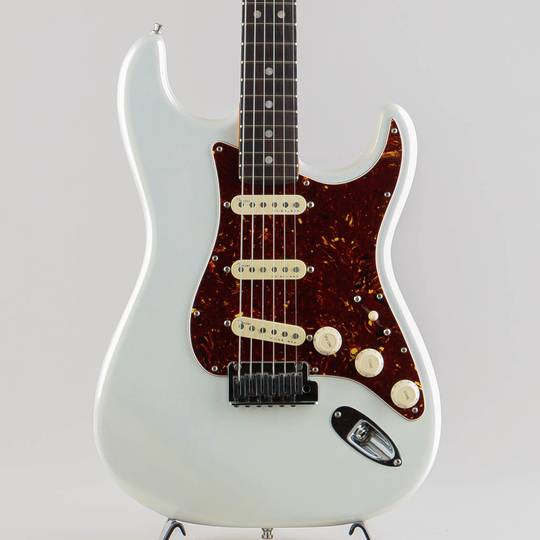 American Ultra Stratocaster Arctic Pearl 2023