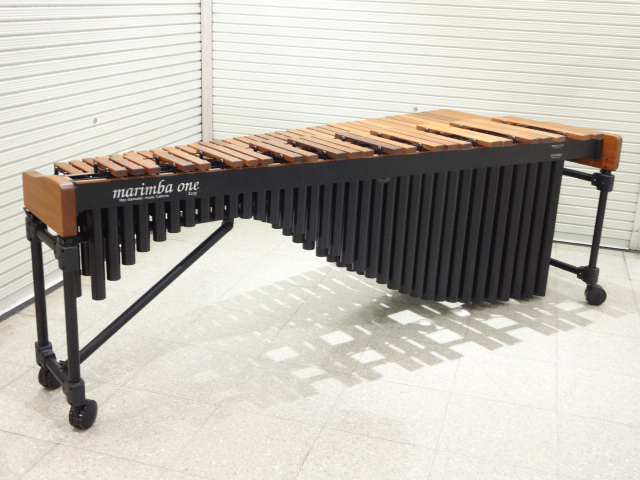【店頭展示中】marimba one IZZY シリーズ Enhanced&Classic(5オクターブ) #9502  マリンバケース付き