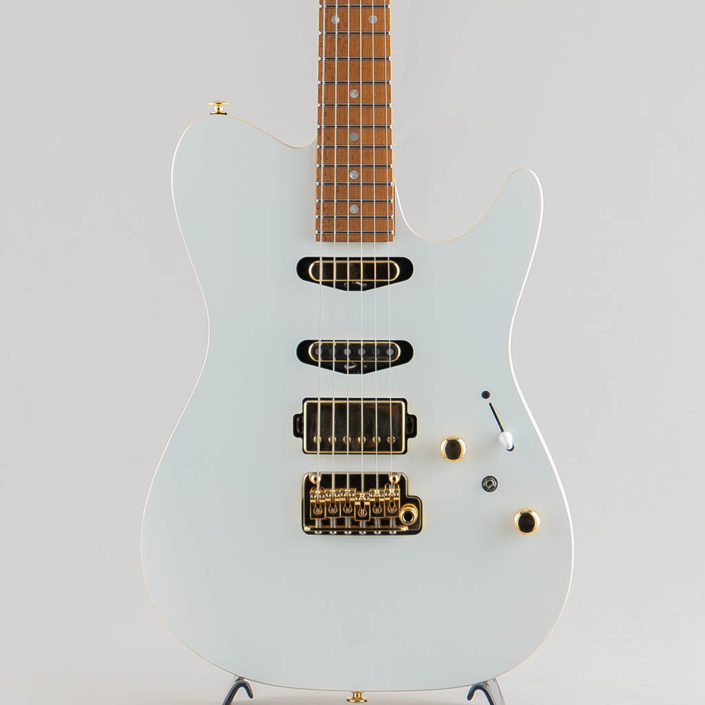 LB1 Lari Basilio Signature / White