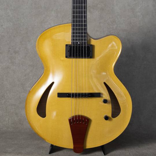 Victor Baker Guitars Model 15 Archtop Custom Natural and Cherry Back S/N:624 ヴィクター ベイカー