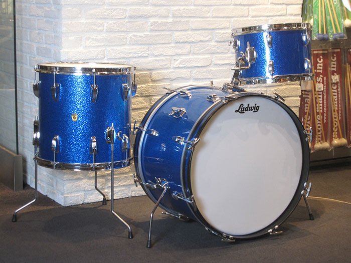 【VINTAGE】Early 60's DownBeat Kit Sparkling Blue Pearl 20" 12" 14" COB Hoops