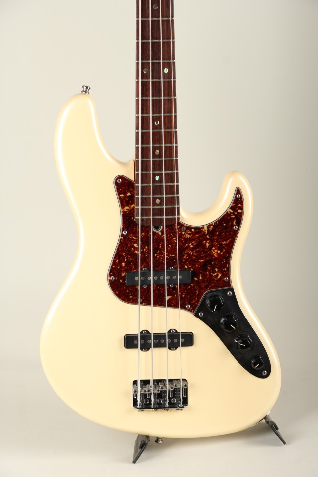  American Deluxe Jazz Bass Pearl White 2006年製