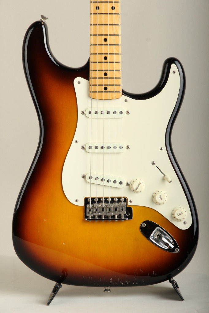 New American Vintage 59 Stratocaster Maple Fingerboard 3-Color Sunburst 2012