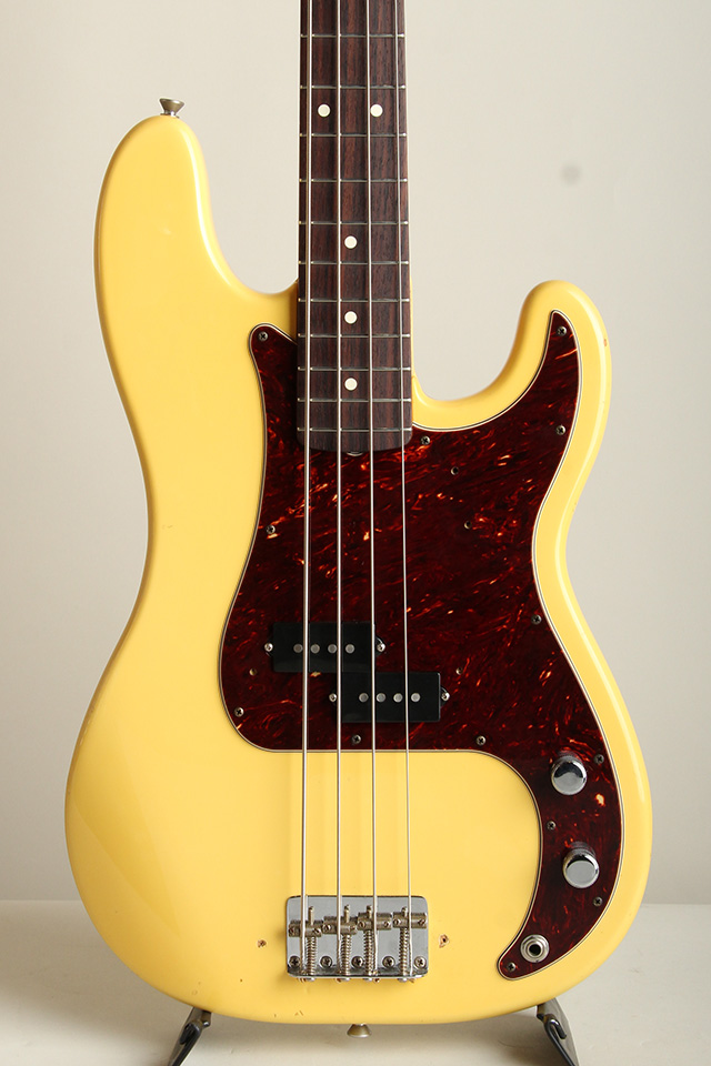 American Vintage 62 Precision Bass Vintage White