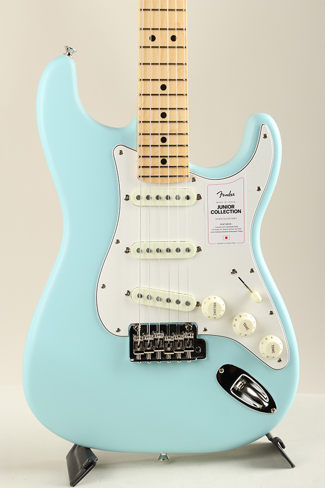 Made in Japan Junior Collection Stratocaster MN Satin Daphne Blue