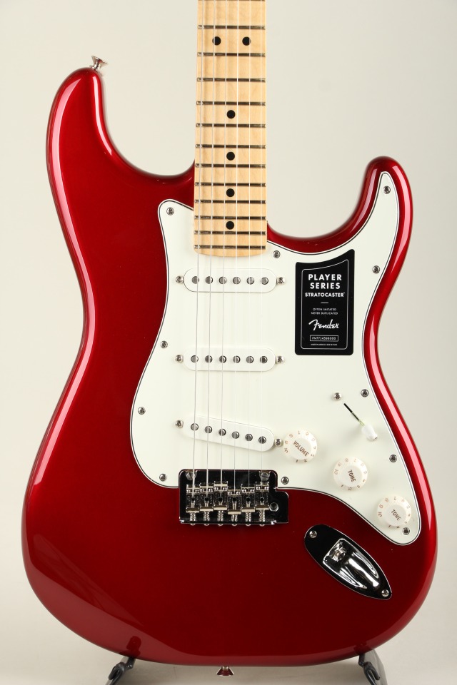 Player Stratocaster MN Candy Apple Red