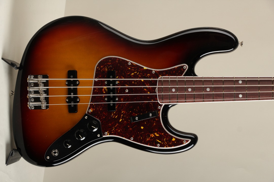 American Vintage II 1966 Jazz Bass 3-Color Sunburst 【S/N:2324203】