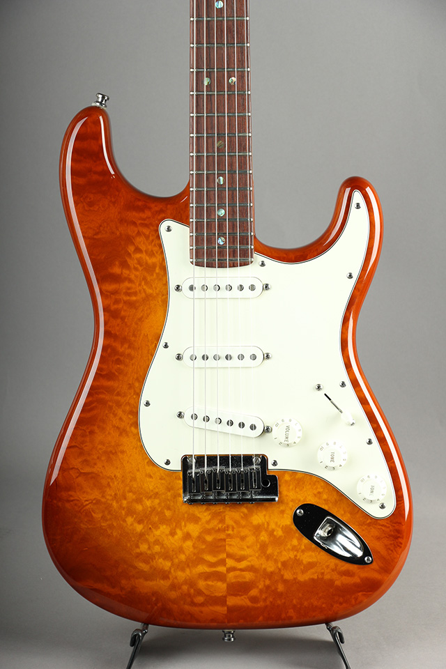 Custom Deluxe Stratocaster Faded Honey Burst