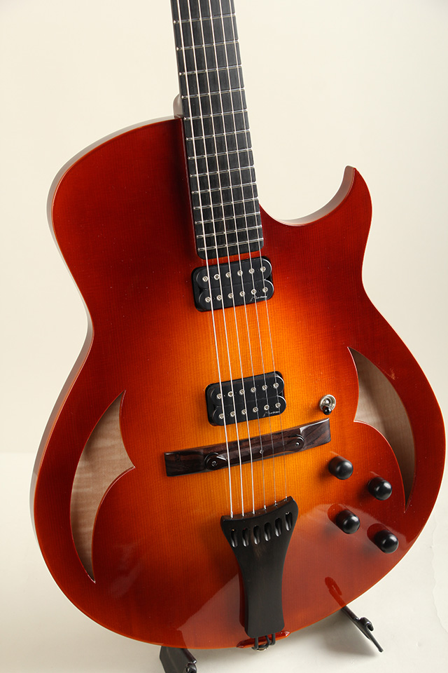 Marchione Guitars Semi-Hollow Rosewood Bridge and Ebony Tailpiece Spruce Top&Figured Maple Back マルキオーネ　ギターズ サブ画像2