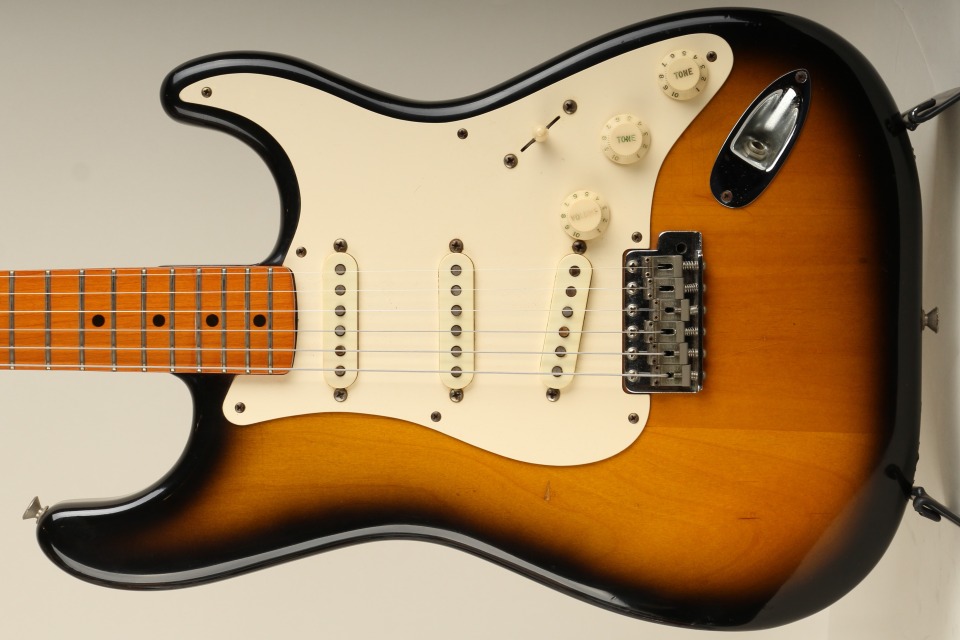 American Vintage '57 Stratocaster 2-Color Sunburst 1983 Fullerton Reissue