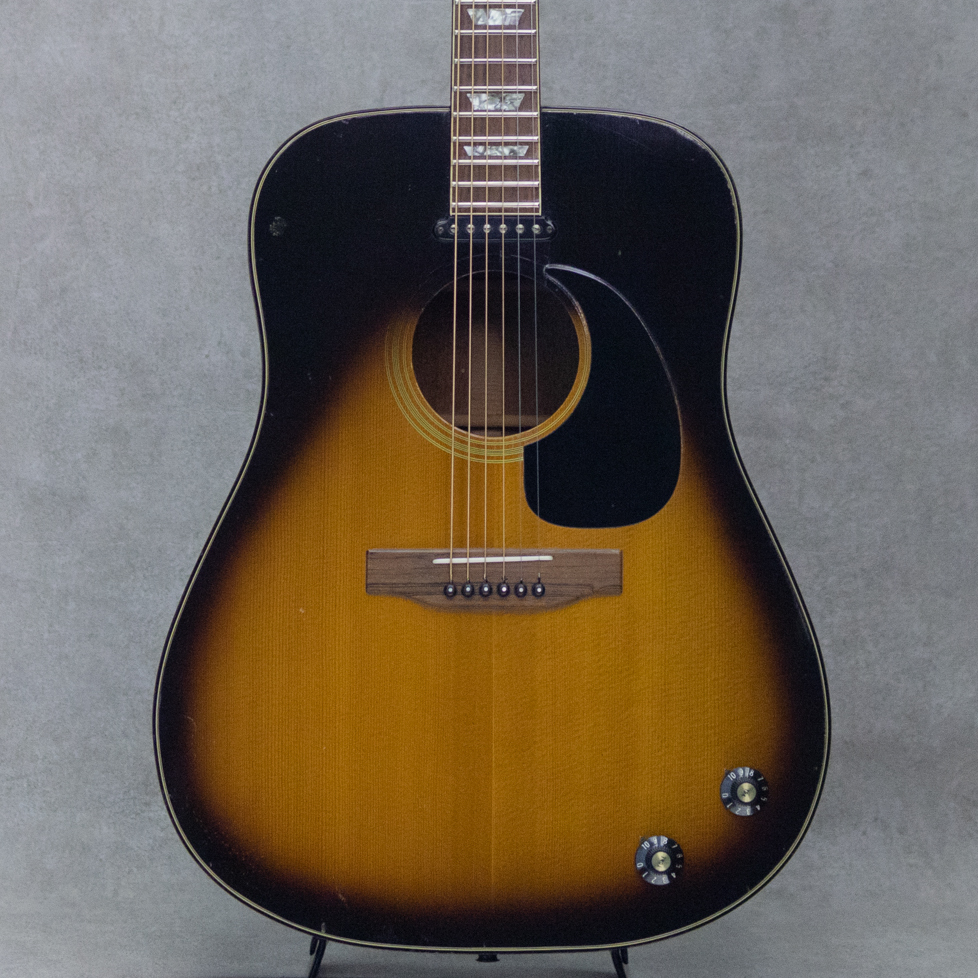 GIBSON J-160E ギブソン