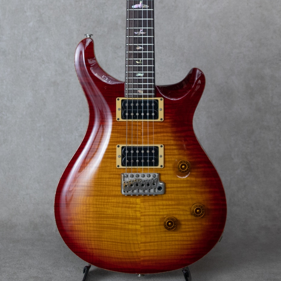 Artist Series I Dark Cherry Sunburst Brazilian Rosewood Fingerboard / 1992