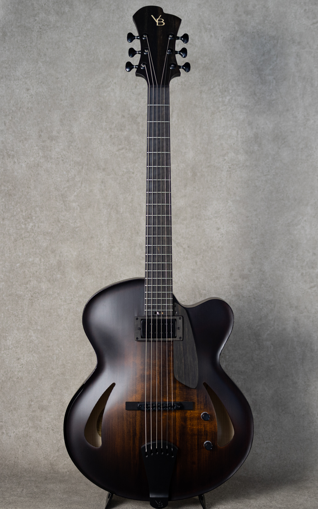 Victor Baker Guitars Model 15 Archtop Black smoke with satin topcoat S/N:687 ヴィクター ベイカー サブ画像1