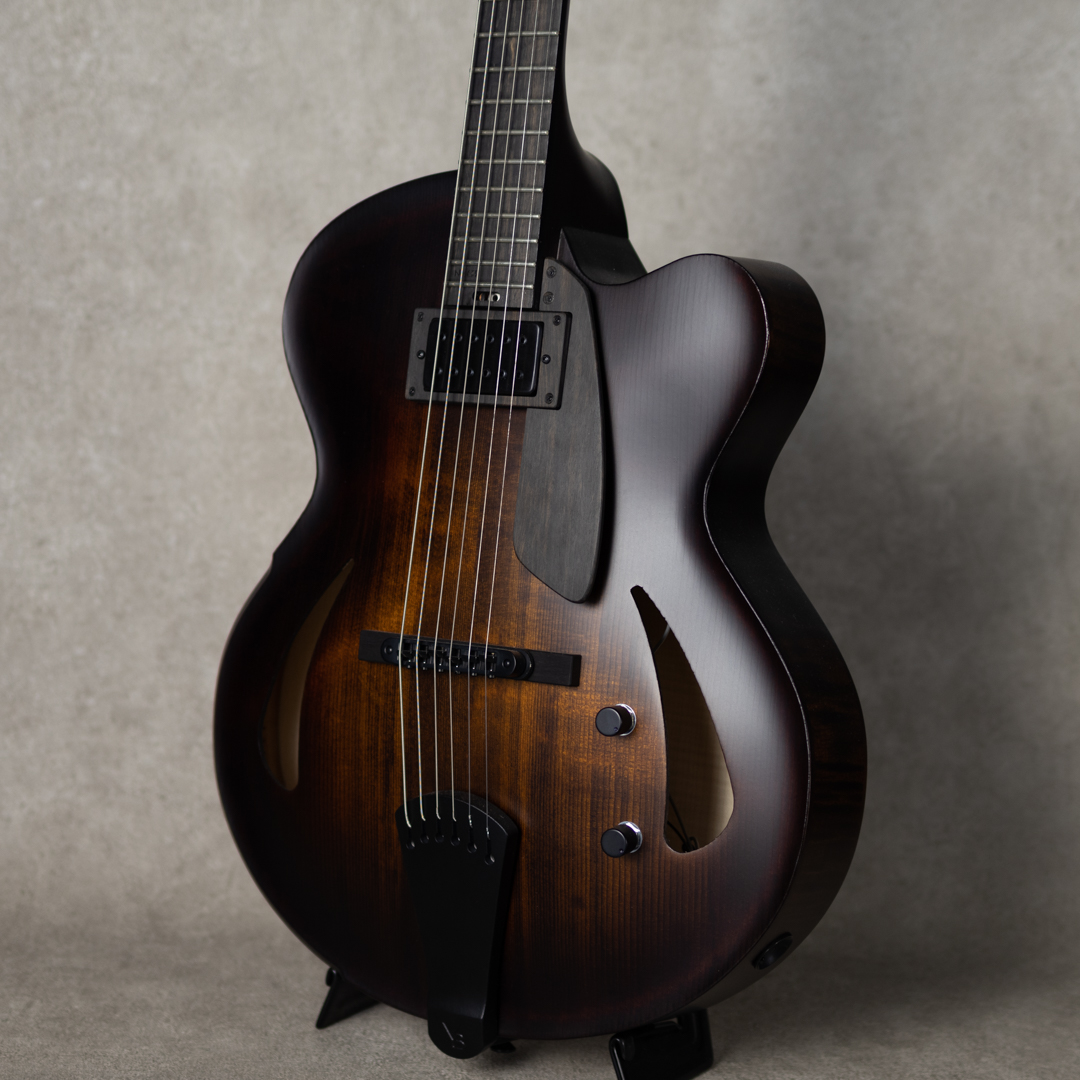 Victor Baker Guitars Model 15 Archtop Black smoke with satin topcoat S/N:687 ヴィクター ベイカー サブ画像4