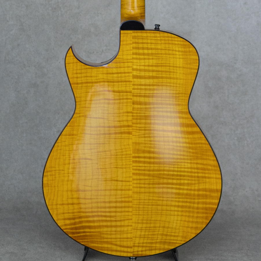 Marchione Guitars 15 inch Arch Top Natural マルキオーネ　ギターズ サブ画像2