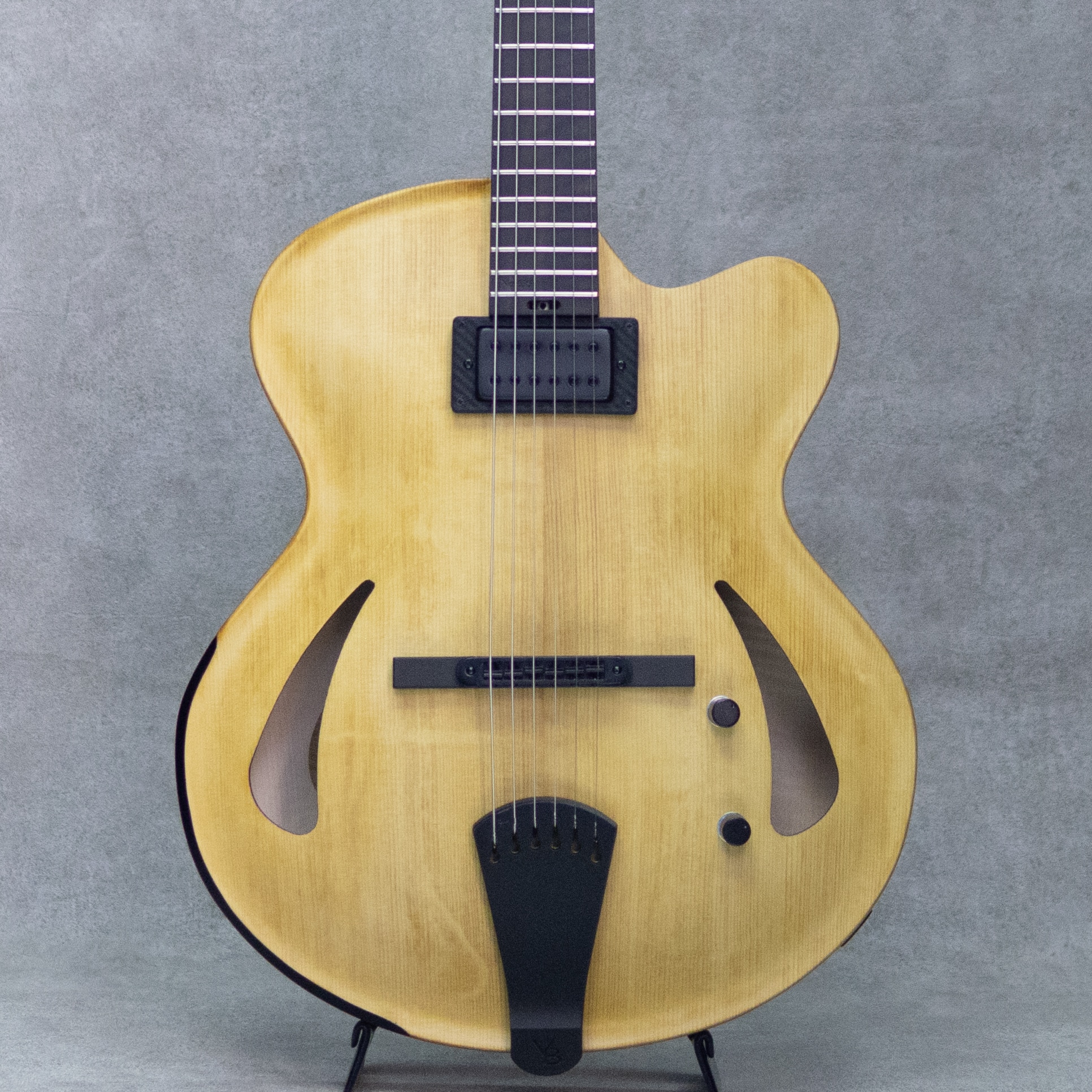 Model 15 Archtop 1 Pickup Natural Satin