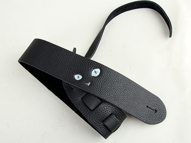 ねこ刺繍ストラップ LITE ラリマー