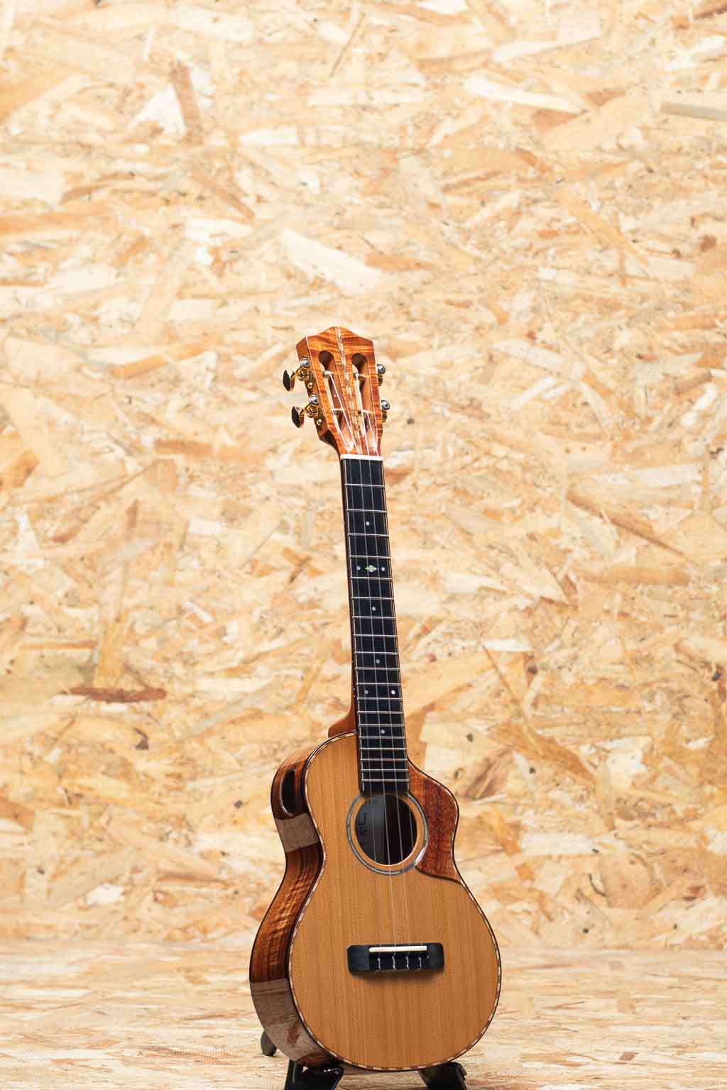 CEDK-LN Cedar Top Concert Semi Long Neck