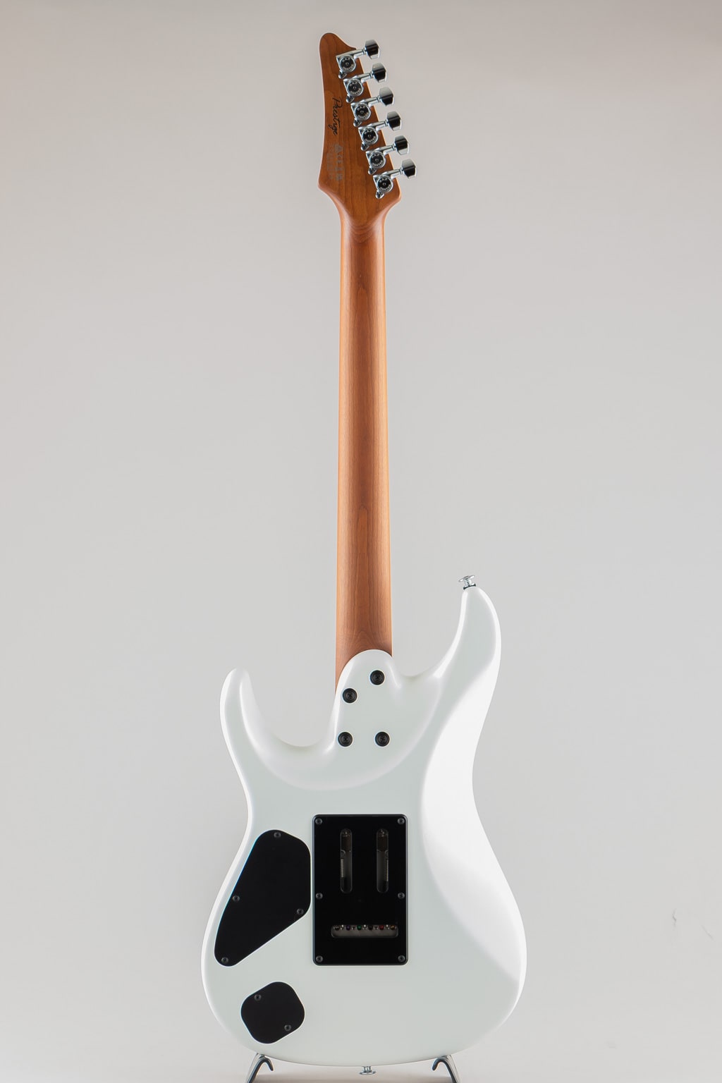 AZ2402 / Pearl White Flat