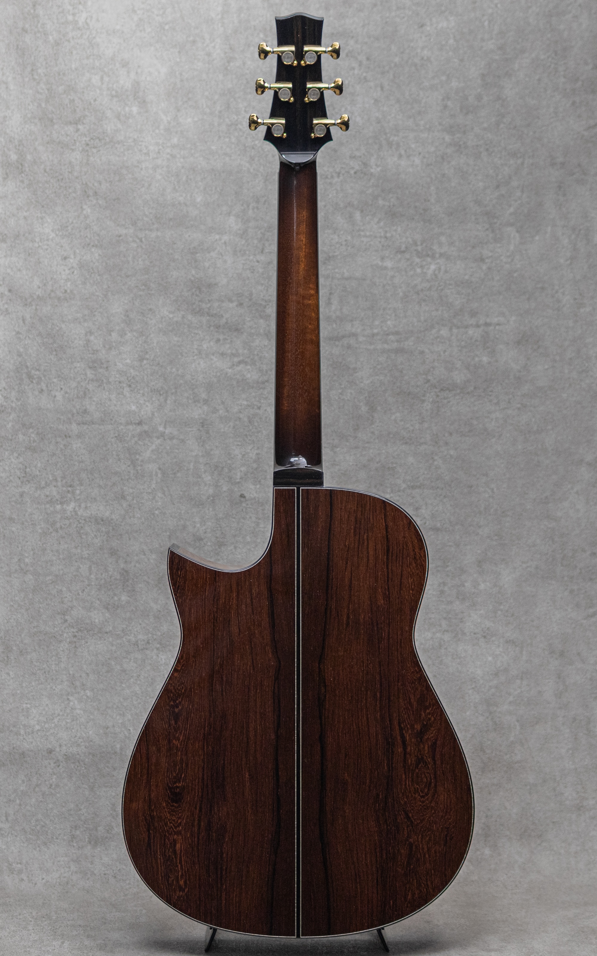 Custom Studio Dreadnought Cutaway Swiss Alpine Spruce / Madagascar Rosewood