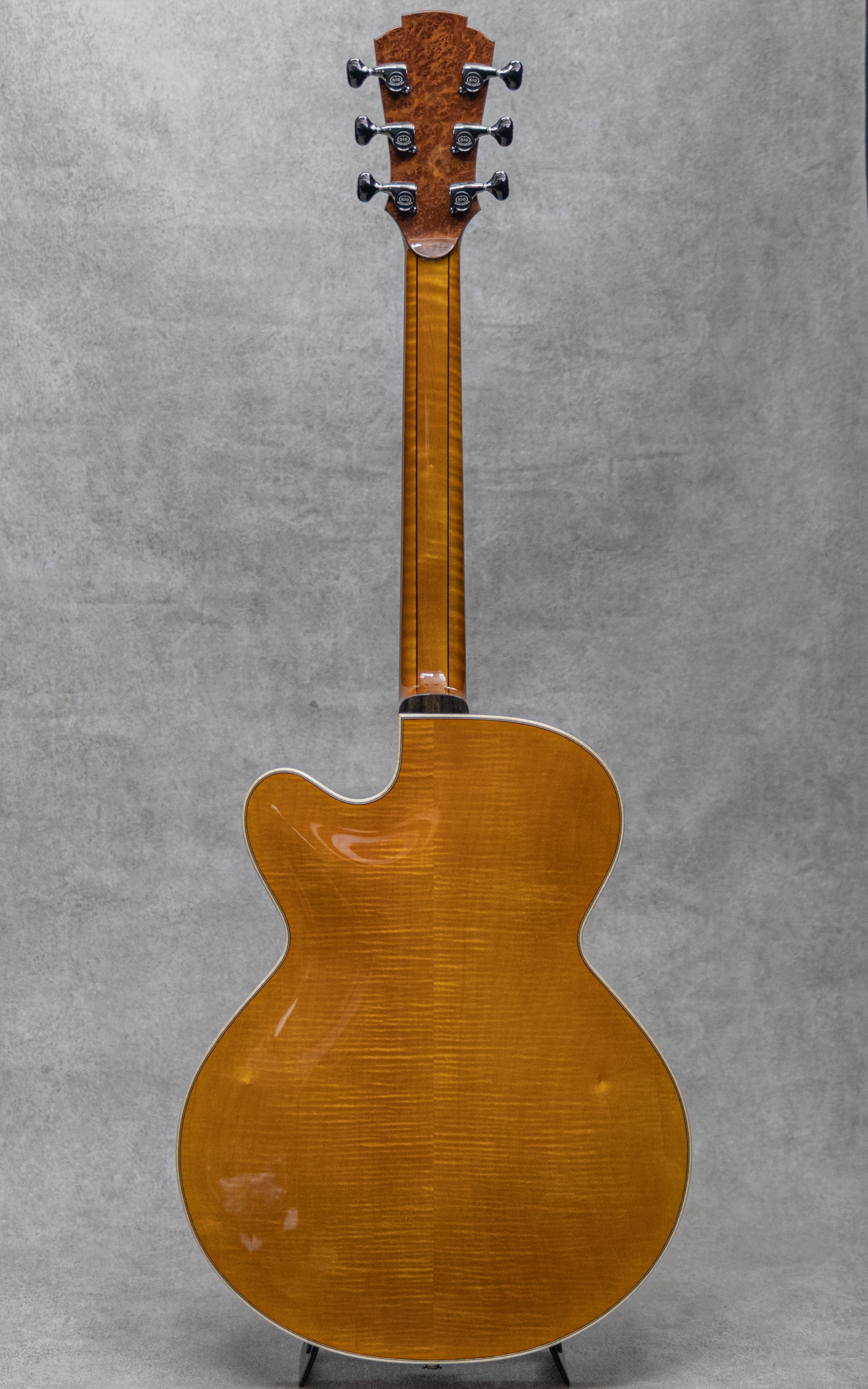 Archtop 15"