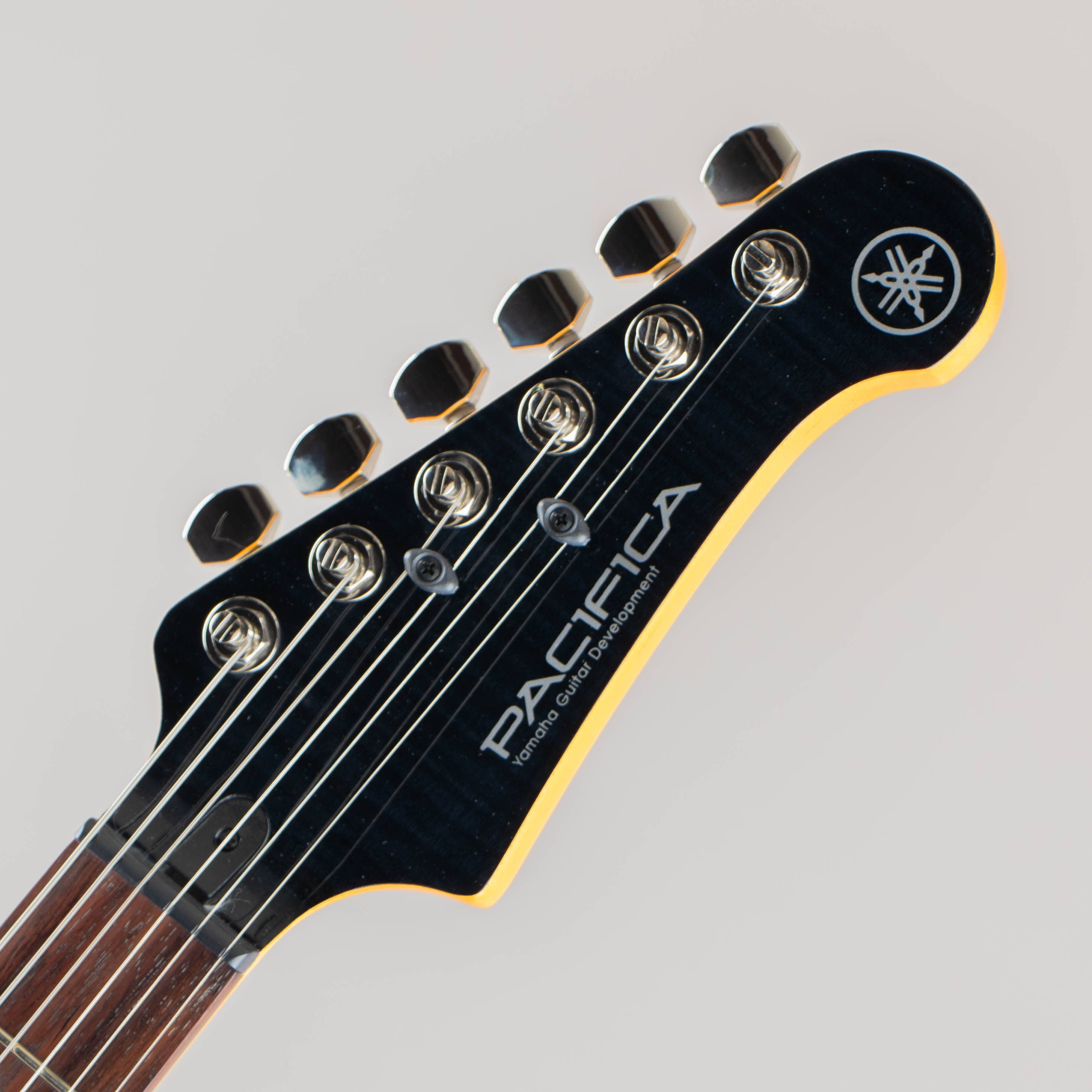 PACIFICA611HFM / Translucent Black