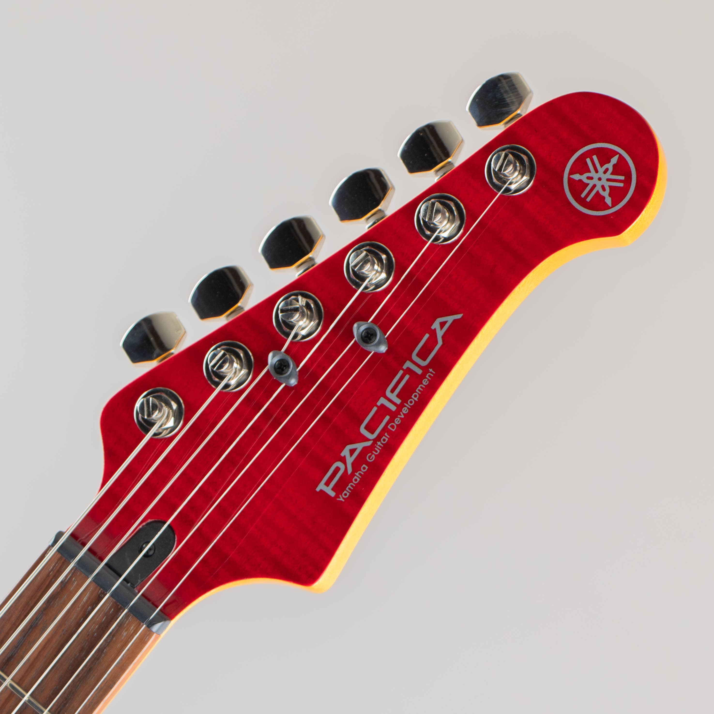 PACIFICA612VIIFMX / Fire Red
