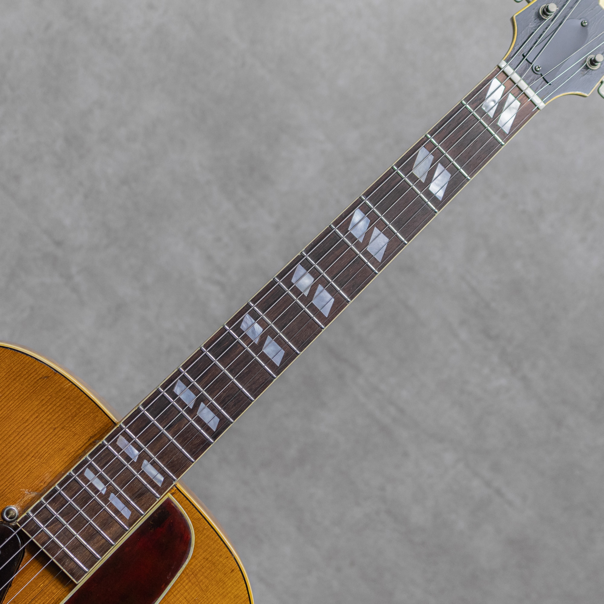 ES-300 Natural / 1940