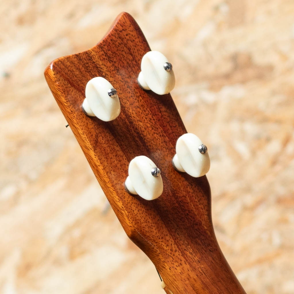 Concert Tiki White Label 1973