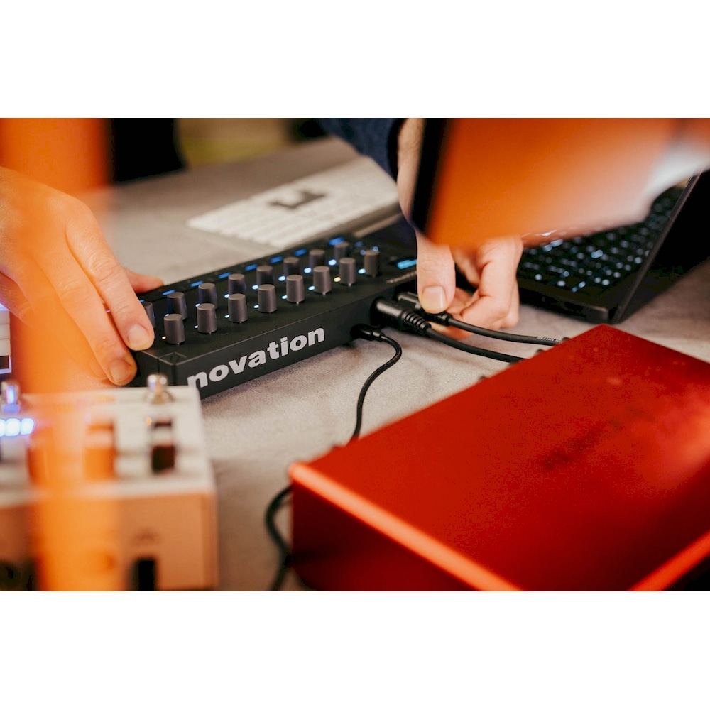 NOVATION ノベーション Launch Control 3 MIDIコントローラー《国内正規品メーカー3年保証》