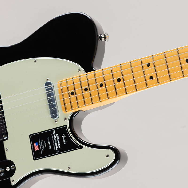American Professional II Telecaster /Black/Maple Fingerboard