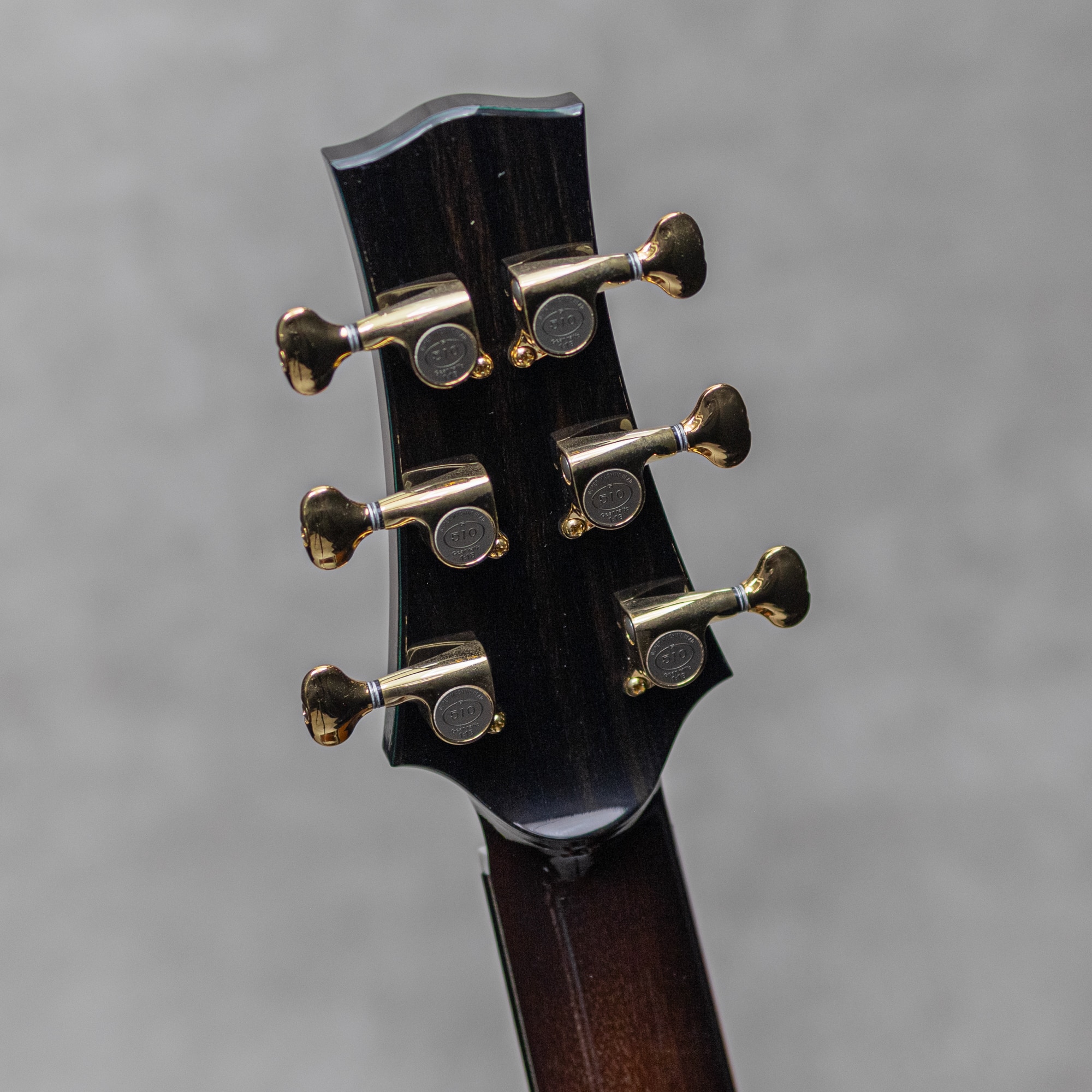 Custom Studio Dreadnought Cutaway Swiss Alpine Spruce / Madagascar Rosewood