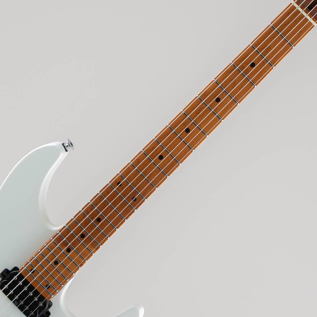 AZ2402 / Pearl White Flat