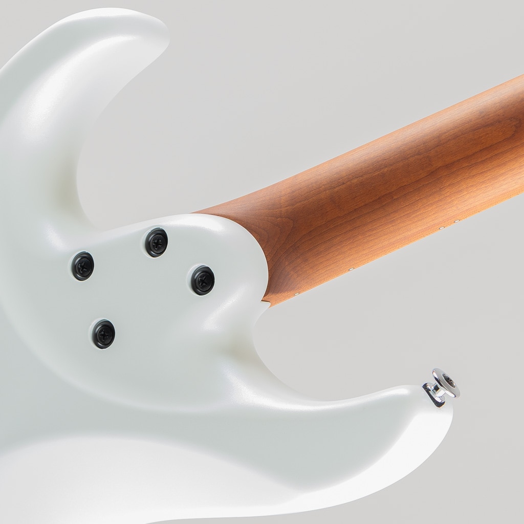 AZ2402 / Pearl White Flat