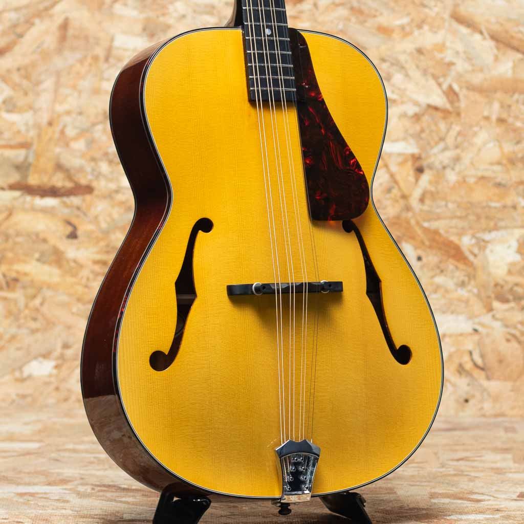 Archtop Octave Mandolin YN